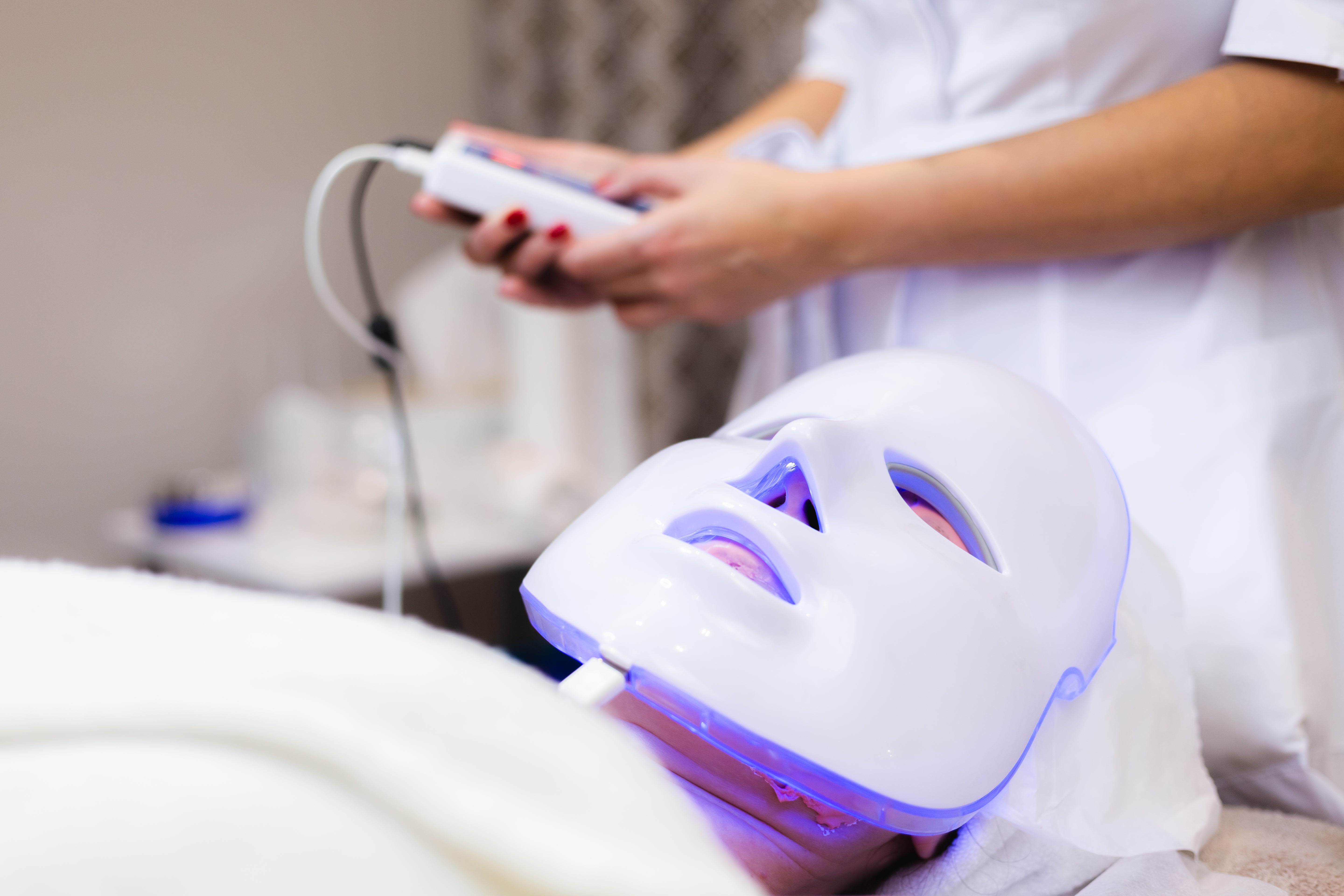 Top Benefits of LED Light Masks for Skin | Glow & Heal Naturally ...
